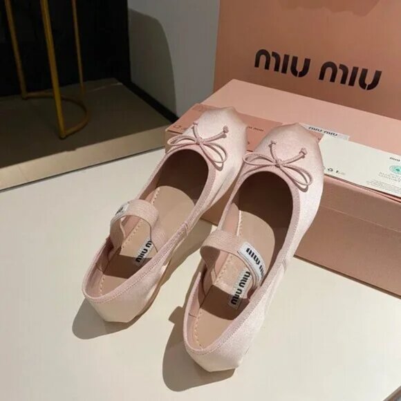 Miu Miu White Ballet Flats with Bow - Picture 5 of 8